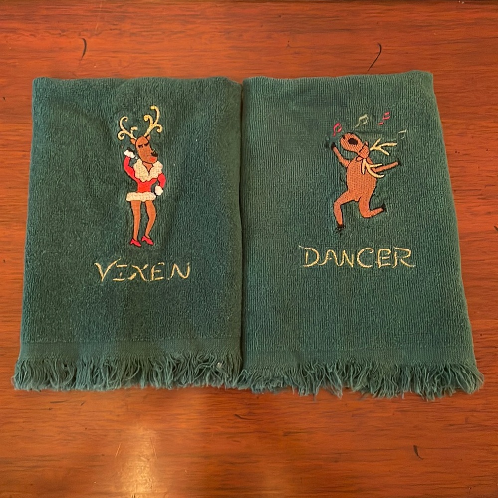 Vintage 1978 Grand Prix by Avanti Dancer & Vixen Reindeer Hand Towels - Set of 2